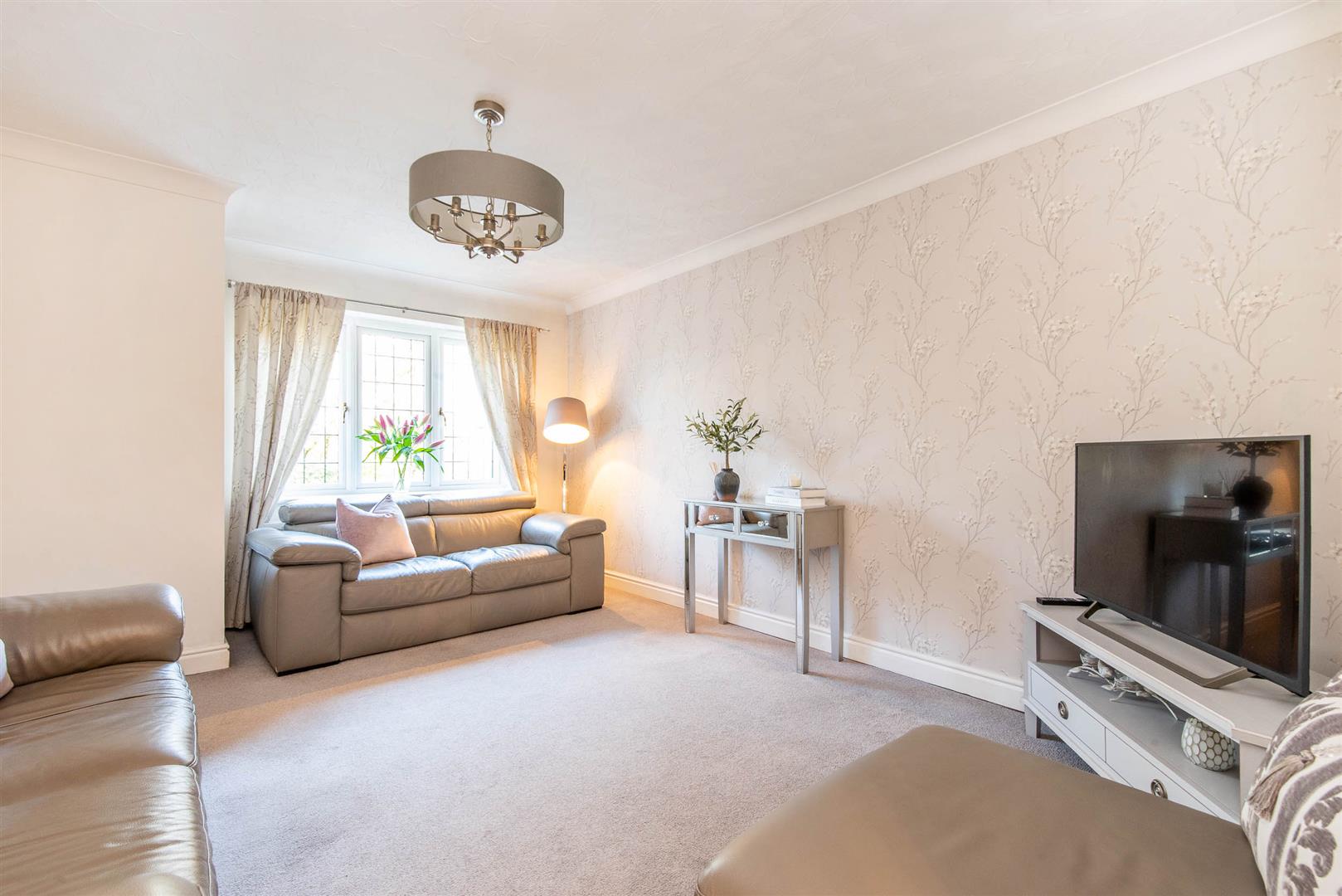 3 bed property in Ashdown Drive, Chorley